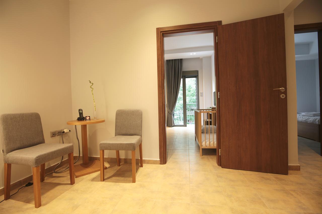 Meni Apartments Atene Esterno foto